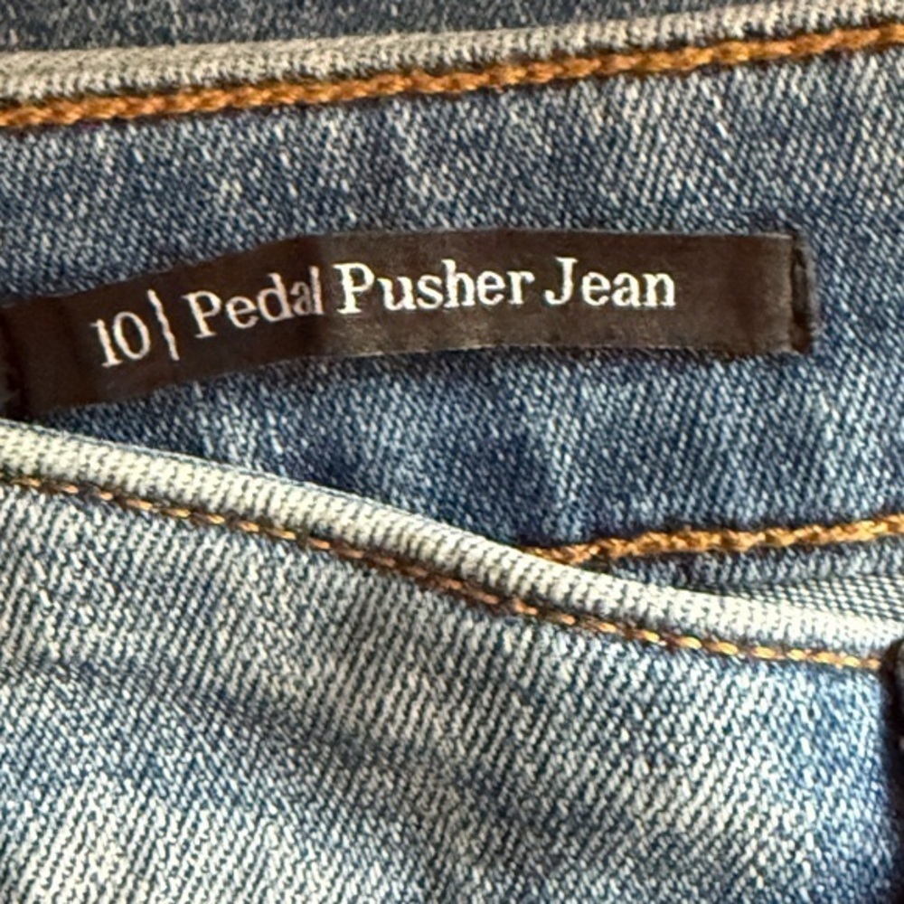 Talbots The Pedal Pusher Length Jeans High Rise Curvy Fit Blue Skye Wash Size 10 - Picture 11 of 14
